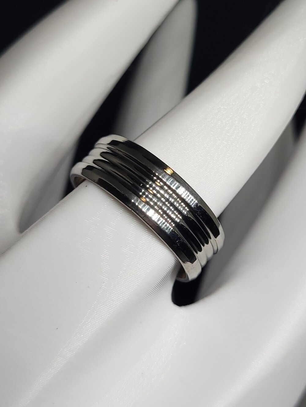 $1 | 9 | Grooved Wide Band Ring